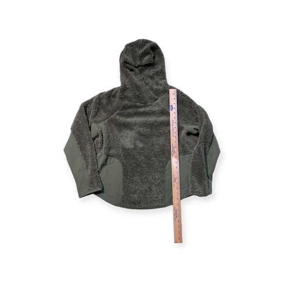 Nike Women’s Sherpa Therma Fleece Training Hoodie in Olive Canvas - Picture 2 of 6